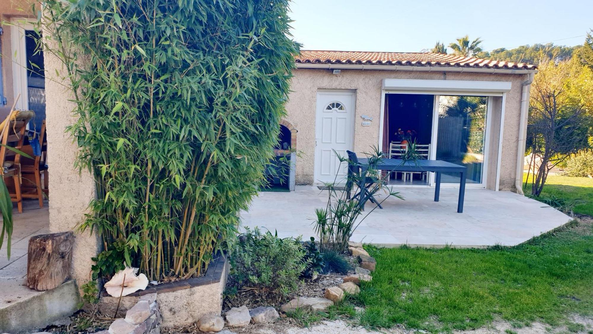 Studio 33 M2 Au Calme Proche Hyeres La Crau Exteriör bild